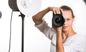 Tips to Select A Professional Headshot Photographer