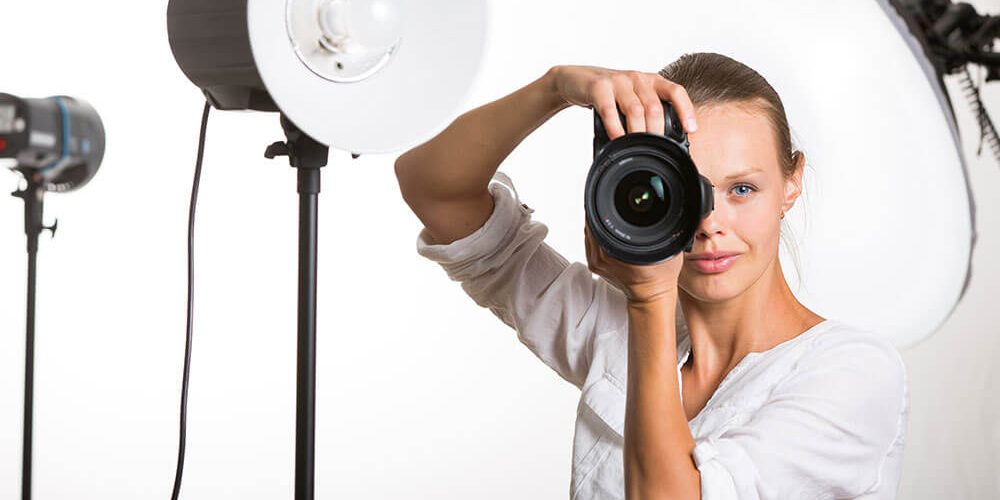 Tips to Select A Professional Headshot Photographer